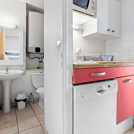 Studio Meublé 25m² Piscine Et Plage * Frejus