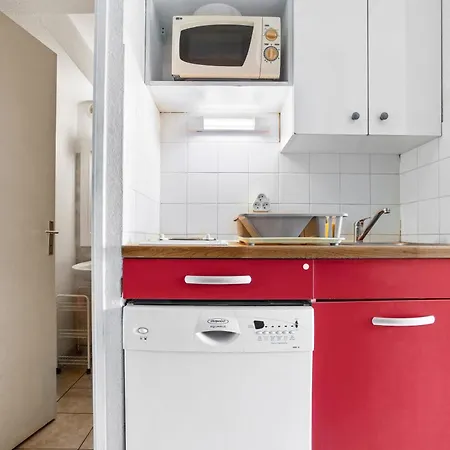 Studio Meublé 25m² Piscine Et Plage * Fréjus