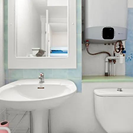 Studio Meublé 25m² Piscine Et Plage Fréjus