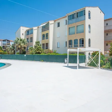 Studio Meublé 25m² Piscine Et Plage Appartement Fréjus