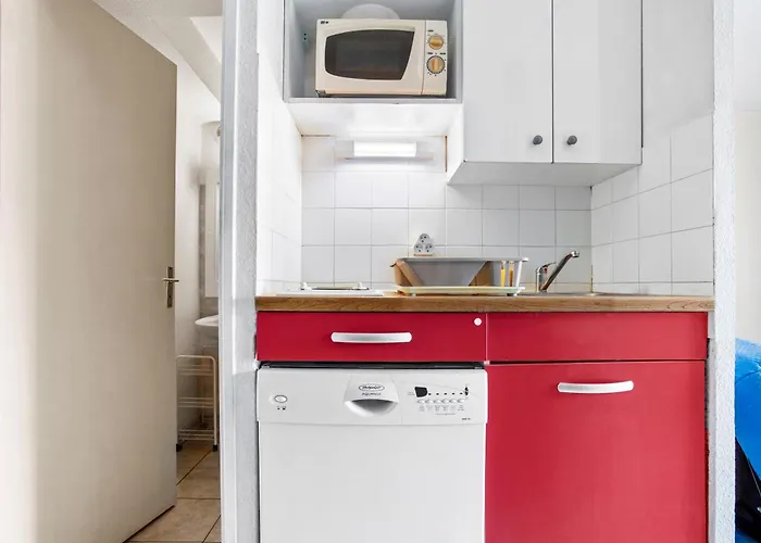 Studio Meuble 25M² Piscine Et Plage * Fréjus