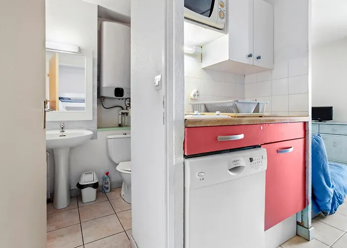 Studio Meuble 25M² Piscine Et Plage * Fréjus